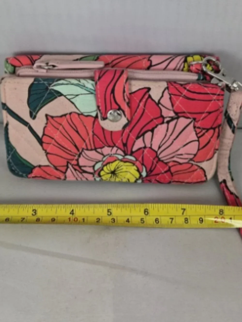 Vera Bradley Wallet RETIRED Vintage Floral Phone Wristlet Quilted Cotton Pink
